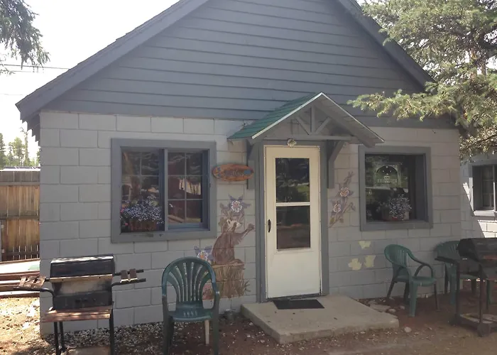 Cabin: Columbine Cabins